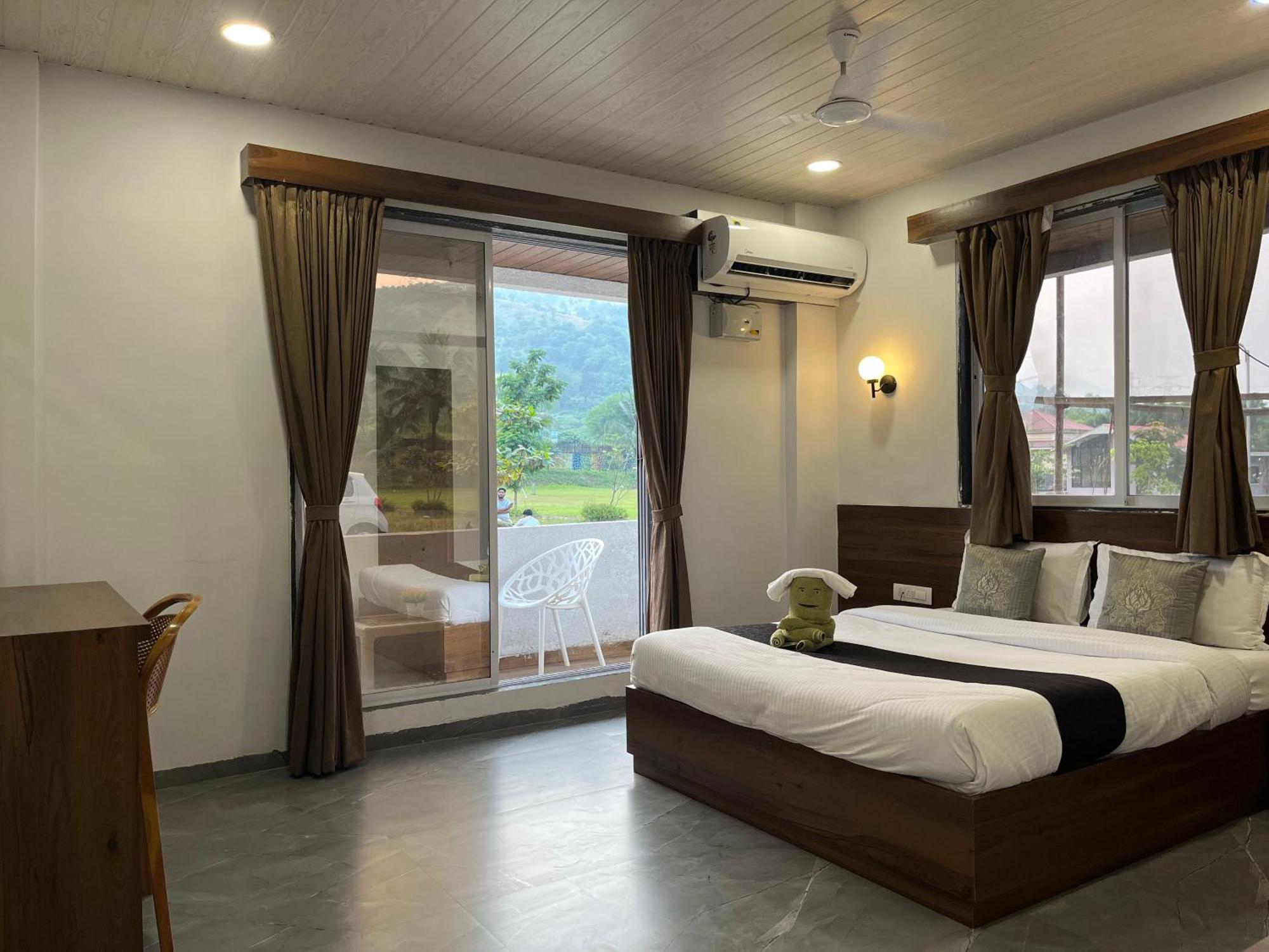Hillrock Resort & Villas, Neral-Карджат Экстерьер фото